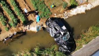 司機(jī)放千斤頂致車禍？交警：實(shí)為貨車碰撞路面橋梁伸縮縫