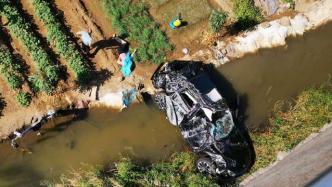 交警辟謠“千斤頂當(dāng)警示牌致連環(huán)車禍”：障礙實(shí)為橋梁伸縮縫