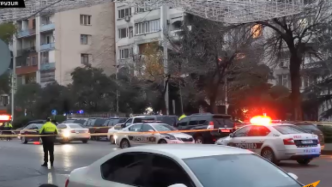 格鲁吉亚首都突发劫案：劫匪持手雷挟持9名人质