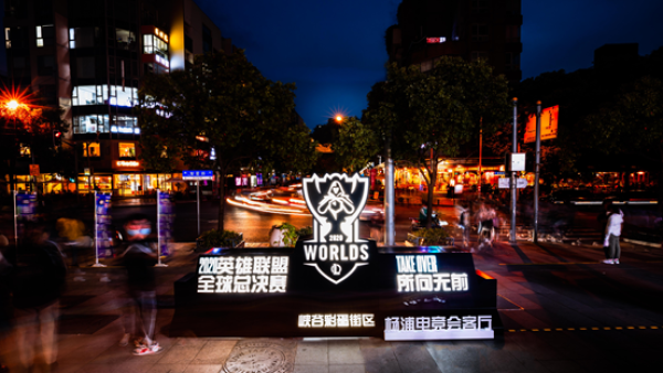 充满彩蛋,上海大学路“化身”电竞玩家打卡圣地