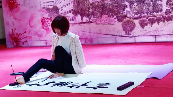 隐形的翅膀原型演讲激励梅州莘莘学子