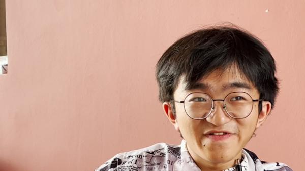 宿松扭扭车男孩张亮:对大学生活很憧憬,正筹建摄影工作室