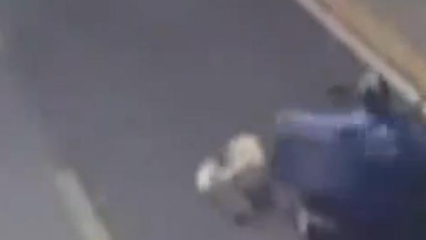 母亲给儿子送饺子途中被撞身亡,外卖员被公诉