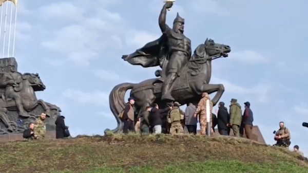 卢甘斯克的伊戈尔王子纪念碑重新对公众开放