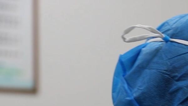 医护夫妻感染新冠退烧后返岗:救死扶伤是医生的基本素质