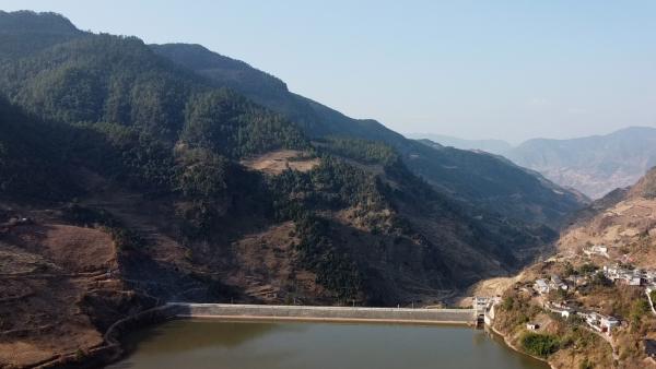 云南通报12岁双胞胎兄弟已遇难:在水库溢洪道消力池内发现