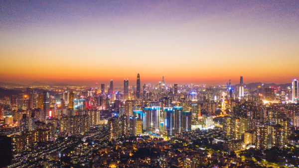 大国大城|一镜到底看深圳:穿越cbd俯瞰城市夜景